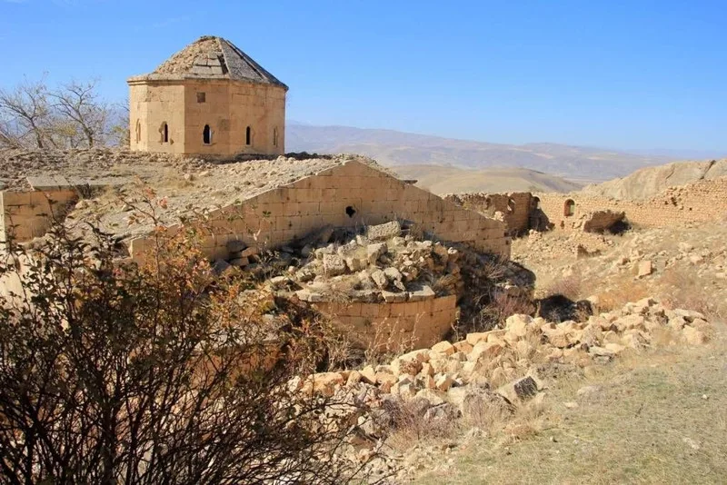 Abrenk Kilisesi (Erzincan): Tercan'da 19. Yüzyıldan Kalan Tarihi Hazine